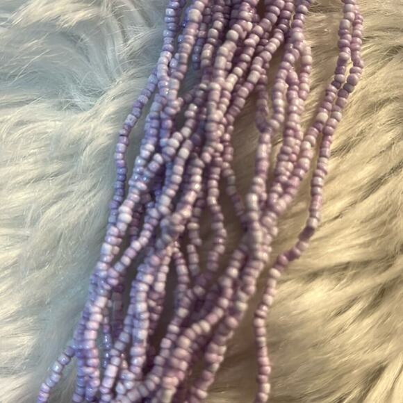 NEW Beautiful Lilac Handmade Beaded Necklace - Picture 4 of 5